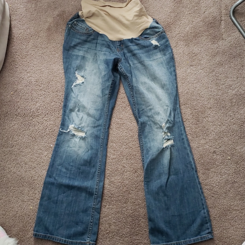 Distressed maternity Jean's